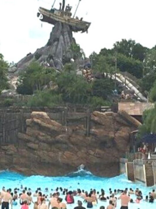 typhoon lagoon water park