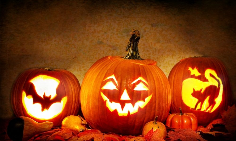 lit pumpkins