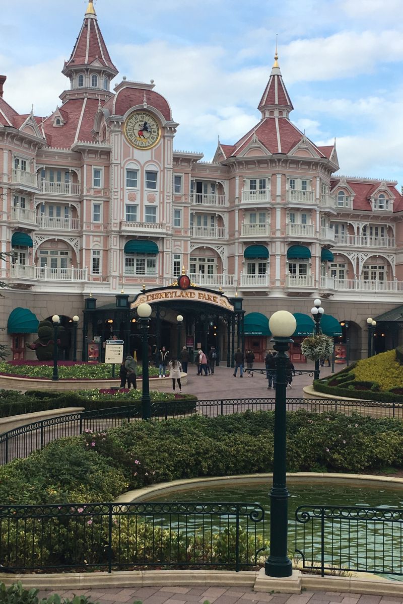 Disneyland Park entrance